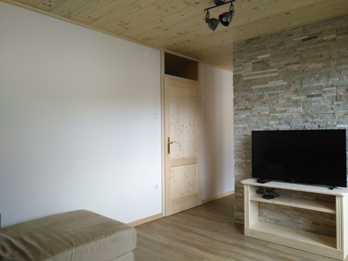 Apartmaji Pavc ボーヒニ エクステリア 写真